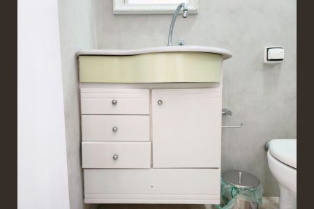 Casa à venda com 240m², 4 quartos e 4 vagasBanheiro da Suíte 2