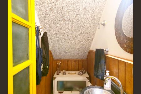 Casa à venda com 240m², 4 quartos e 4 vagasLavabo 