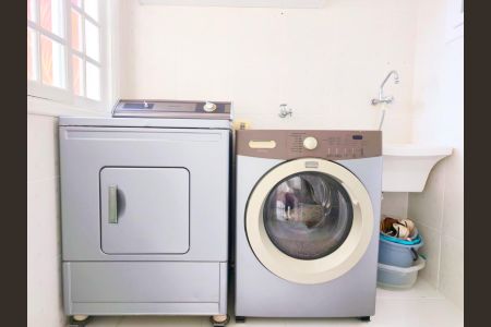 Casa à venda com 240m², 4 quartos e 4 vagasÁrea de Serviço
