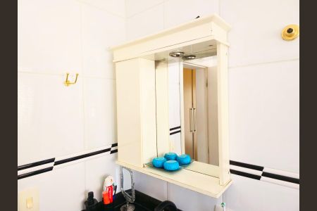 Casa à venda com 240m², 4 quartos e 4 vagasBanheiro da Suíte