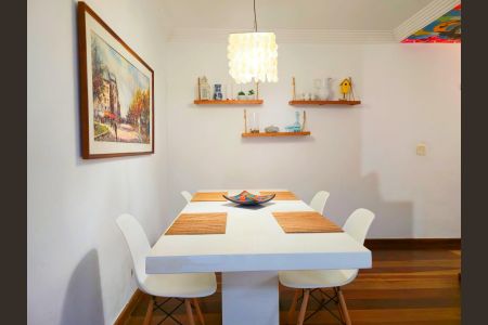 Casa à venda com 240m², 4 quartos e 4 vagasCozinha 