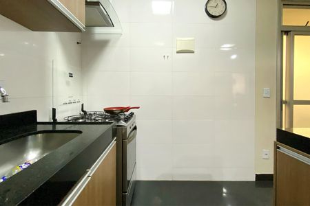 Apartamento à venda com 90m², 3 quartos e 2 vagas Apartamento à venda com 90m², 3 quartos e 2 vagasCozinha