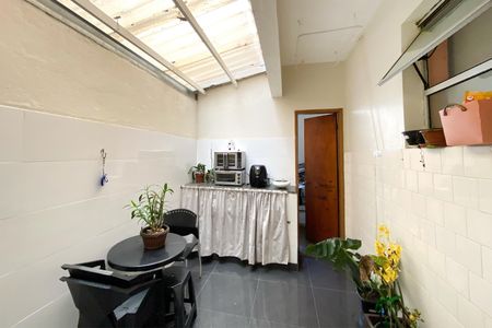 Apartamento à venda com 90m², 3 quartos e 2 vagas Apartamento à venda com 90m², 3 quartos e 2 vagasÁrea de Serviço