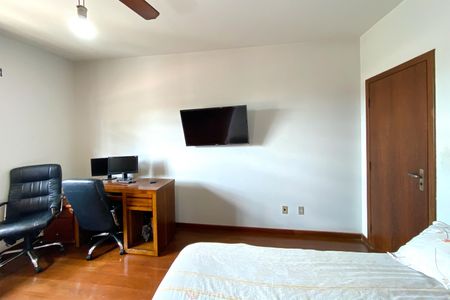 Casa à venda com 400m², 3 quartos e 10 vagasSuite 1