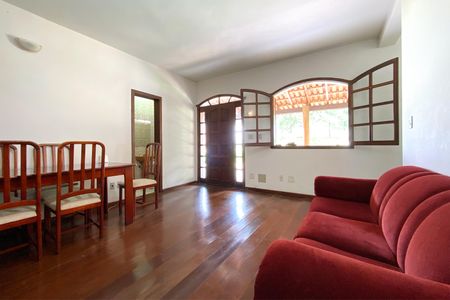 Casa à venda com 400m², 3 quartos e 10 vagasSala