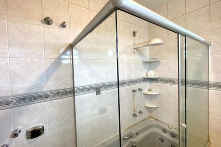 Casa à venda com 400m², 3 quartos e 10 vagasBanheiro da Suíte 1