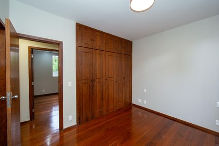 Apartamento para alugar com 175m², 4 quartos e 3 vagas Apartamento para alugar com 175m², 4 quartos e 3 vagasQUARTO4