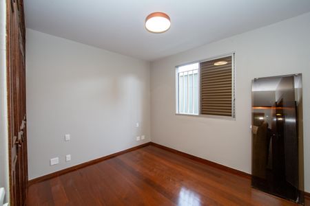 Apartamento para alugar com 175m², 4 quartos e 3 vagas Apartamento para alugar com 175m², 4 quartos e 3 vagasQUARTO4