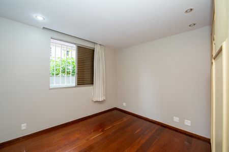 Apartamento para alugar com 175m², 4 quartos e 3 vagas Apartamento para alugar com 175m², 4 quartos e 3 vagasQUARTO3