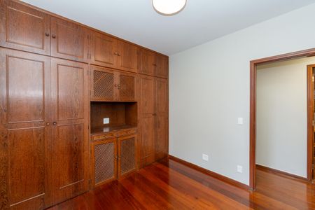 Apartamento para alugar com 175m², 4 quartos e 3 vagas Apartamento para alugar com 175m², 4 quartos e 3 vagasQUARTO1