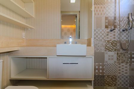 Apartamento para alugar com 68m², 2 quartos e 2 vagas Apartamento para alugar com 68m², 2 quartos e 2 vagasBanheiro da Suíte