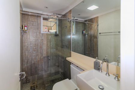 Apartamento para alugar com 68m², 2 quartos e 2 vagas Apartamento para alugar com 68m², 2 quartos e 2 vagasBanheiro 2