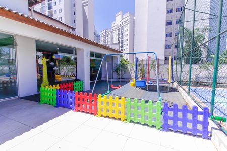 Apartamento para alugar com 68m², 2 quartos e 2 vagas Apartamento para alugar com 68m², 2 quartos e 2 vagasÁrea comum - Playground