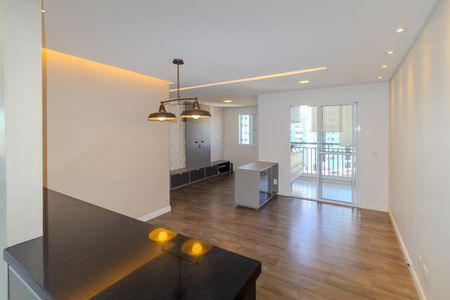 Sala de apartamento para alugar com 2 quartos, 68m² em Vila Ivone, São Paulo