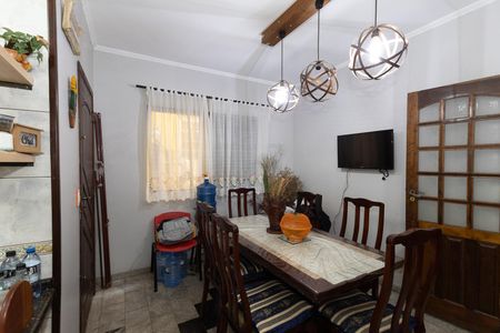 Casa à venda com 110m², 3 quartos e 2 vagasCopa e Cozinha 