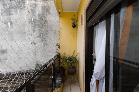 varanda  de casa à venda com 3 quartos, 110m² em Vila Brasil, São Paulo