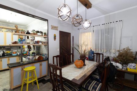 Casa à venda com 110m², 3 quartos e 2 vagasCopa e Cozinha 