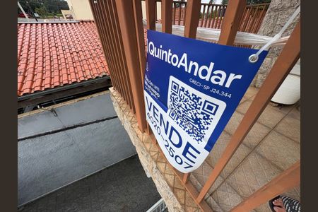 Casa à venda com 638m², 3 quartos e 6 vagasPlaquinha instalada COD VGEF-557