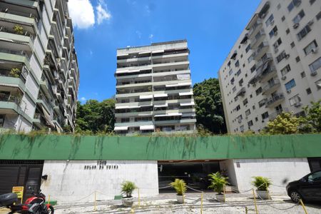 Apartamento à venda com 166m², 5 quartos e 2 vagas Apartamento à venda com 166m², 5 quartos e 2 vagasFachado do condomínio
