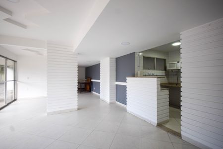 Apartamento à venda com 166m², 5 quartos e 2 vagas Apartamento à venda com 166m², 5 quartos e 2 vagasÁrea comum - Salão de festas