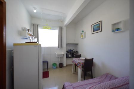 Sala - -cozinha de apartamento para alugar com 1 quarto, 22m² em Barreiros, São José