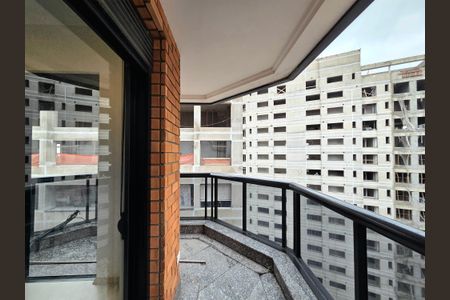 Apartamento para alugar com 260m², 4 quartos e 4 vagasVaranda da suíte 1