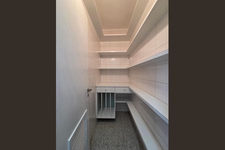 Apartamento para alugar com 260m², 4 quartos e 4 vagasDespensa