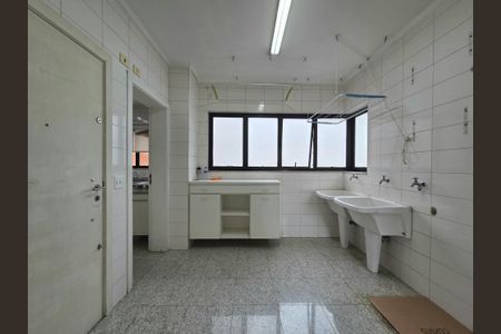 Apartamento para alugar com 260m², 4 quartos e 4 vagasÁrea de Serviço