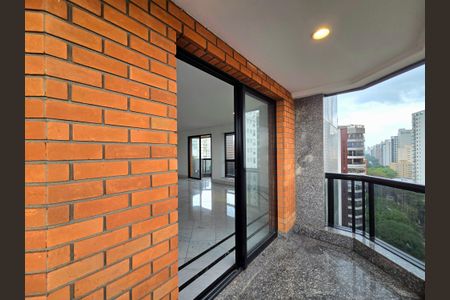 Apartamento para alugar com 260m², 4 quartos e 4 vagasVaranda quarto 4 e sala