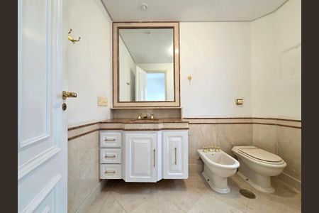 Apartamento para alugar com 260m², 4 quartos e 4 vagasBanheiro da Suíte 2