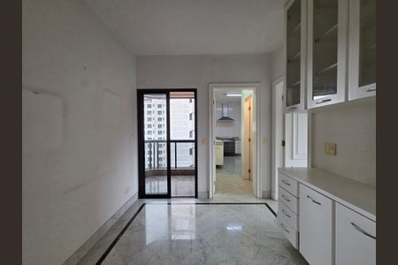 Apartamento para alugar com 260m², 4 quartos e 4 vagasCopa