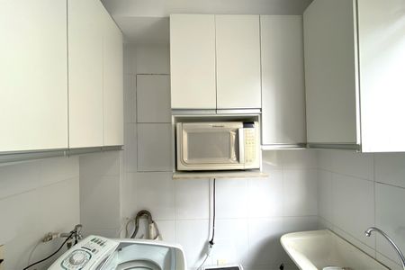 Apartamento à venda com 60m², 3 quartos e 1 vagaÁrea de Serviço