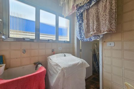 Apartamento para alugar com 120m², 2 quartos e 1 vaga Apartamento para alugar com 120m², 2 quartos e 1 vagaÁrea de serviço