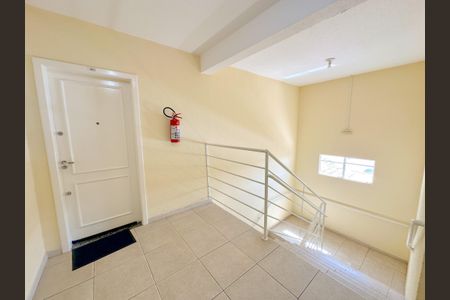 Apartamento para alugar com 65m², 2 quartos e 1 vagaHall social