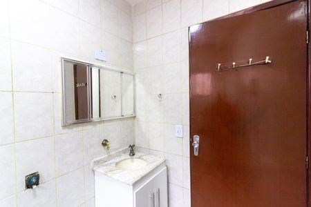 Casa para alugar com 150m², 2 quartos e 1 vaga Casa para alugar com 150m², 2 quartos e 1 vagaBanheiro Social