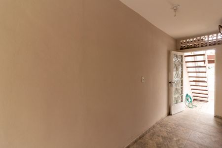 Casa para alugar com 150m², 2 quartos e 1 vaga Casa para alugar com 150m², 2 quartos e 1 vagaCorredor Lateral