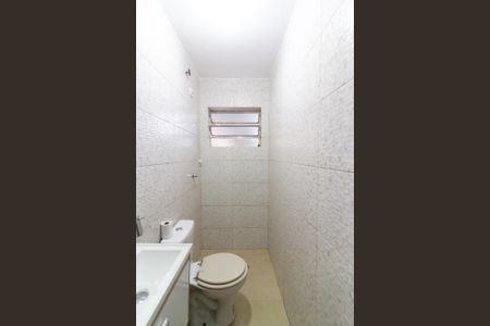 Casa para alugar com 150m², 2 quartos e 1 vaga Casa para alugar com 150m², 2 quartos e 1 vagaBanheiro de Serviço