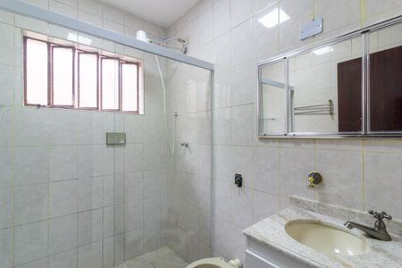 Casa para alugar com 150m², 2 quartos e 1 vaga Casa para alugar com 150m², 2 quartos e 1 vagaBanheiro Social