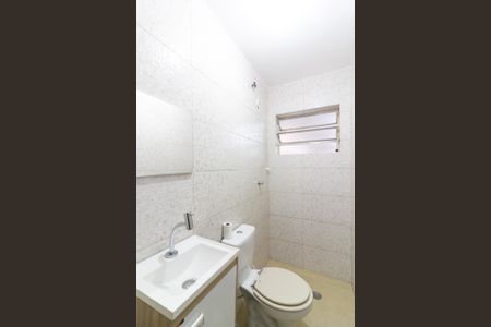 Casa para alugar com 150m², 2 quartos e 1 vaga Casa para alugar com 150m², 2 quartos e 1 vagaBanheiro de Serviço