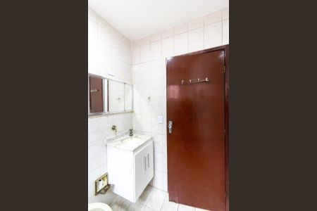 Casa para alugar com 150m², 2 quartos e 1 vaga Casa para alugar com 150m², 2 quartos e 1 vagaBanheiro Social