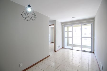 Sala de apartamento à venda com 2 quartos, 60m² em Jacarepaguá, Rio de Janeiro