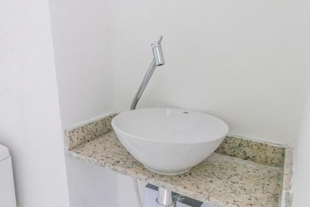 Lavabo de apartamento à venda com 3 quartos, 73m² em Vila Pindorama, Barueri