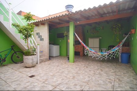 Casa à venda com 80m², 2 quartos e 2 vagasChurrasqueira