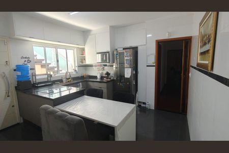 Cozinha de casa à venda com 3 quartos, 248m² em Vila Zamataro, Guarulhos
