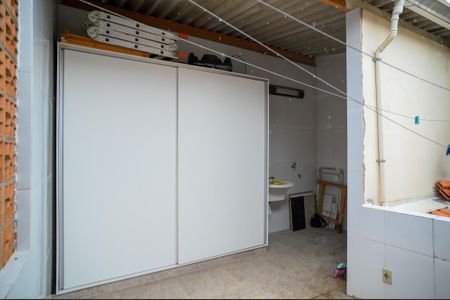 Casa à venda com 128m², 3 quartos e 1 vagaÁrea de Serviço