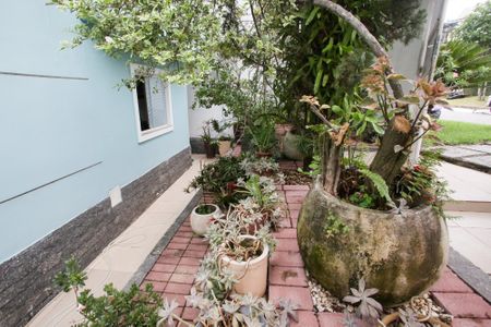 Casa de condomínio à venda com 240m², 3 quartos e 2 vagasJardim