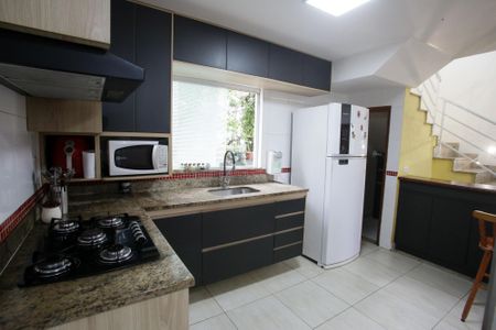 Casa de condomínio à venda com 240m², 3 quartos e 2 vagasCozinha