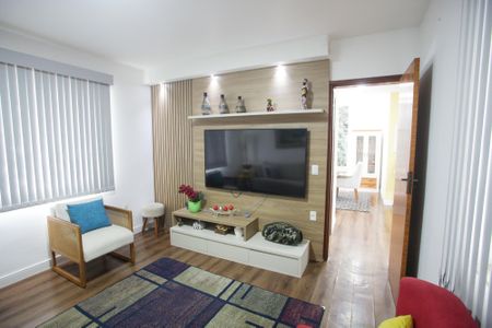 Casa de condomínio à venda com 240m², 3 quartos e 2 vagasSala de Estar