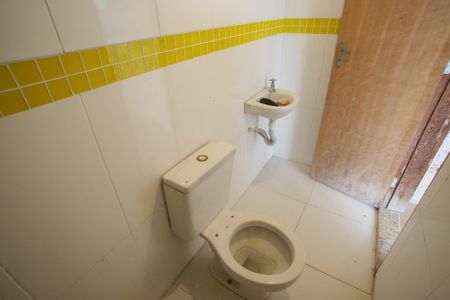 Casa de condomínio à venda com 240m², 3 quartos e 2 vagasBanheiro da Lavanderia