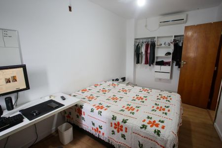 Casa de condomínio à venda com 240m², 3 quartos e 2 vagasQuarto 3